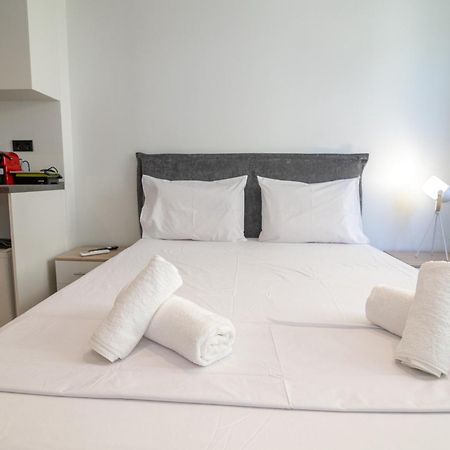 Facadoro Luxury Apartments Atenas Exterior foto