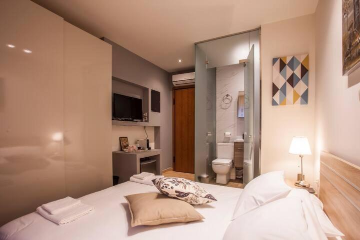 Facadoro Luxury Apartments Atenas Exterior foto