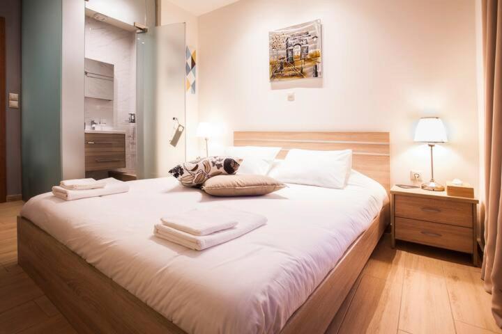 Facadoro Luxury Apartments Atenas Exterior foto