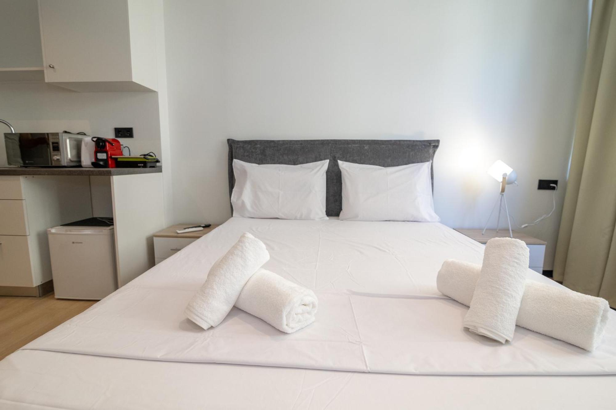Facadoro Luxury Apartments Atenas Exterior foto